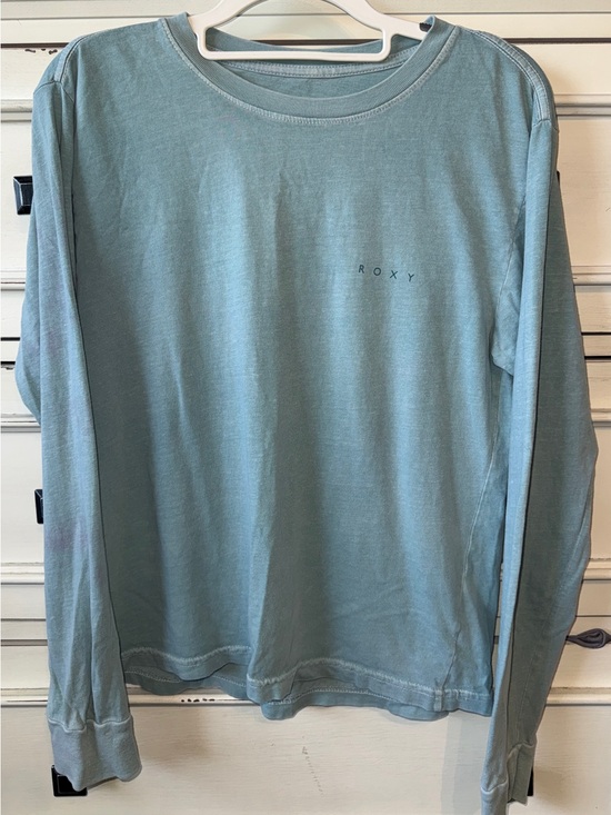 Roxy Tops - Roxy Women’s Long Sleeve, light weight Tee in Light Sage, Size M